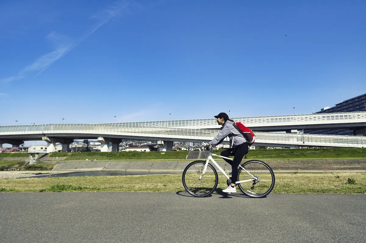 サイクリング女性