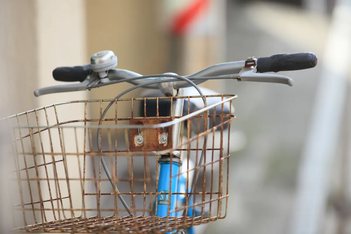 自転車古いかご