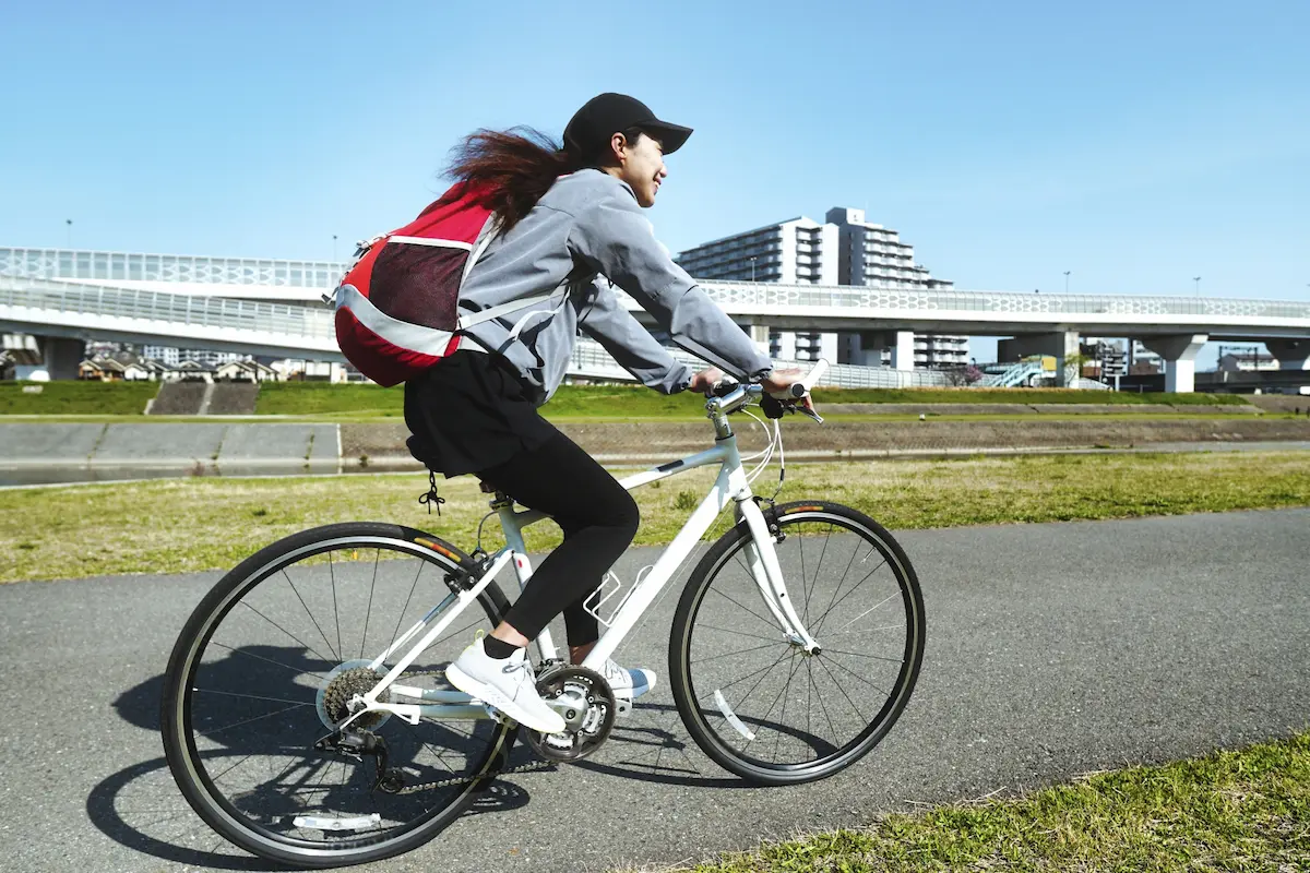 クロスバイク女性